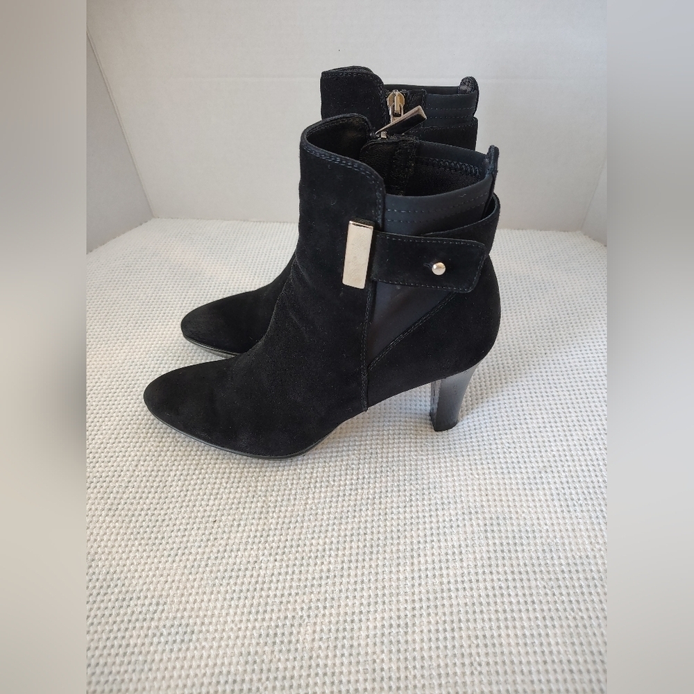 Aqouatalia Elegant Black Suede Ankle Boots Size 8 - Picture 1 of 10
